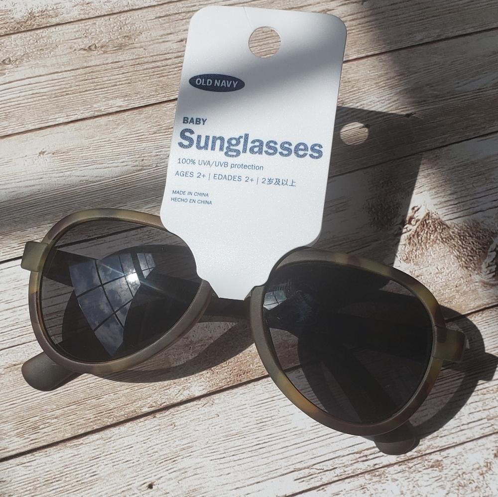 Old Navy Camouflage Print Aviator Sunglases - Picture 2 of 2